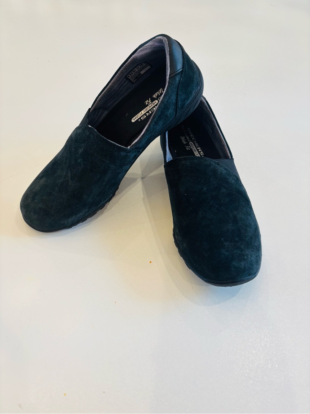 Skechers Relaxed Fit Breath Easy Kindred woman Slip-On in black size 9 Wide